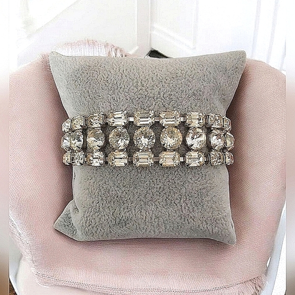 Eisenberg Crystal Rhinestone Headlight Bracelet Signed - Picture 3 of 15